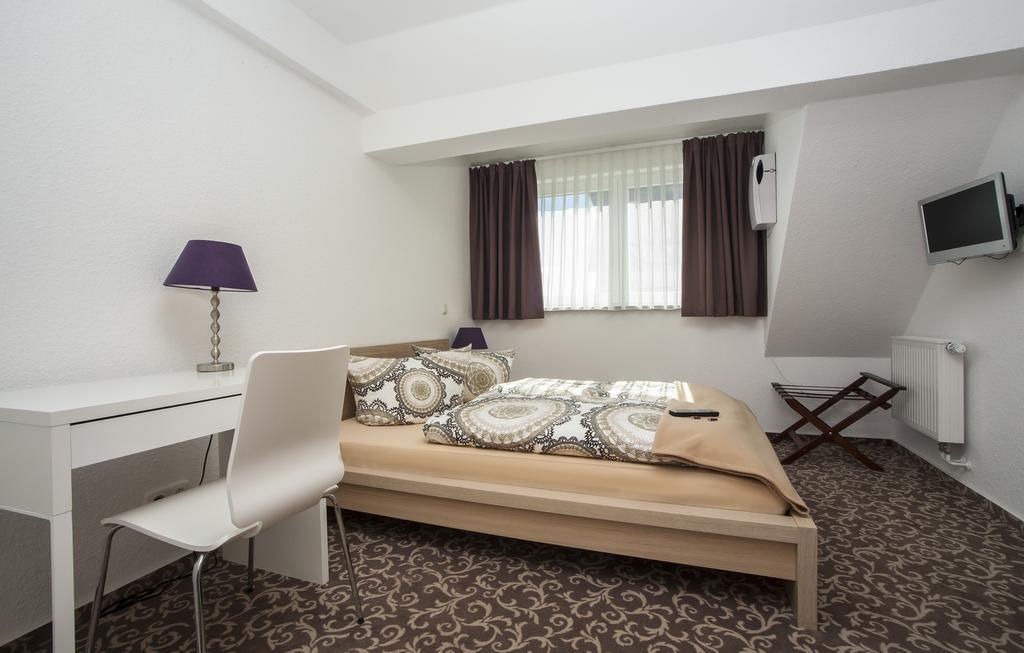 Pension Lok-Inn Walluf ห้อง รูปภาพ